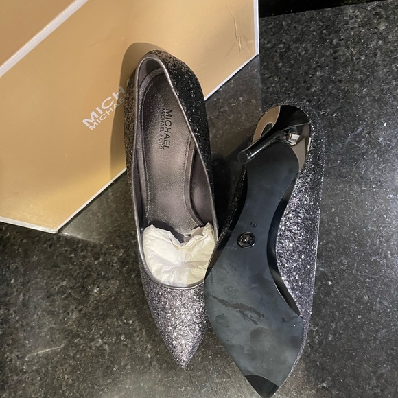 Michael Kors Sparkling Silver Claire Gunmetal Heels Pumps - Picture 4 of 8